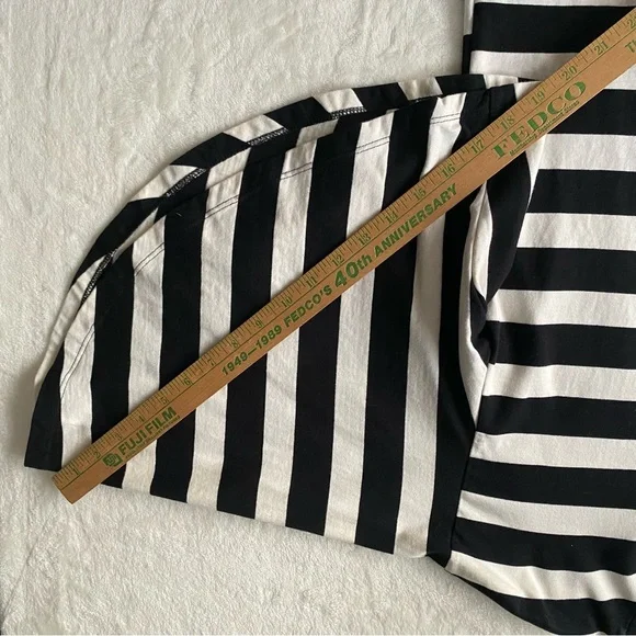 Who what‎ wear Black and White Striped Women's Top size Large bell sleeves - Picture 8 of 10